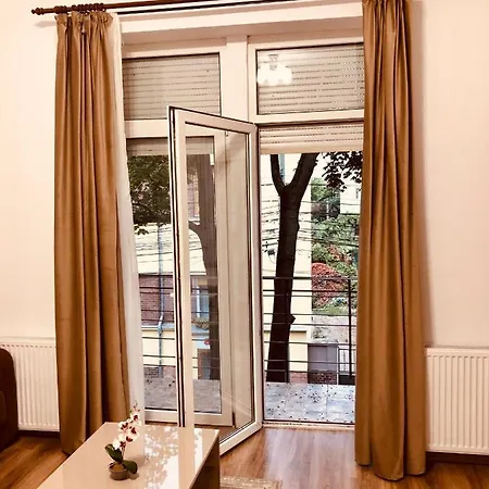 Joy Paris 5&6 Apartment